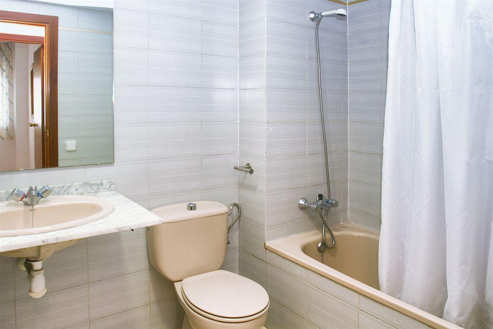 Apartamentos Arquus Center Salou Exteriör bild